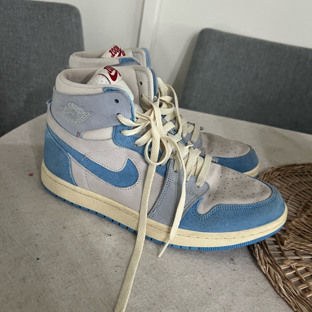 DV1305-004 Womens 9.5 Air Jordan Retro 1 High Zoom Air CMFT 2 Phantom University